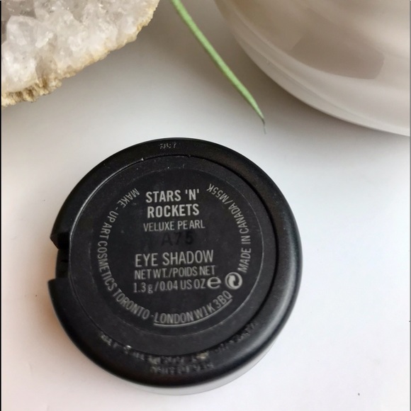 MAC “Stars ‘n’ Rockets” eyeshadow - Picture 5 of 8